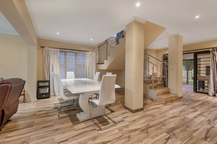 4 Bedroom Property for Sale in Wendywood Gauteng