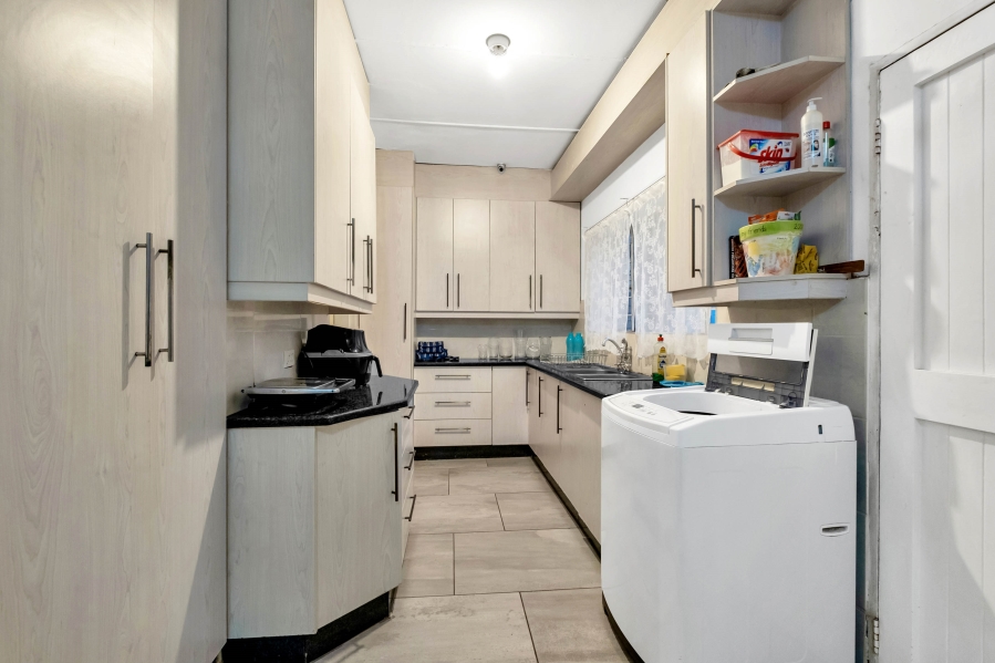 4 Bedroom Property for Sale in Wendywood Gauteng