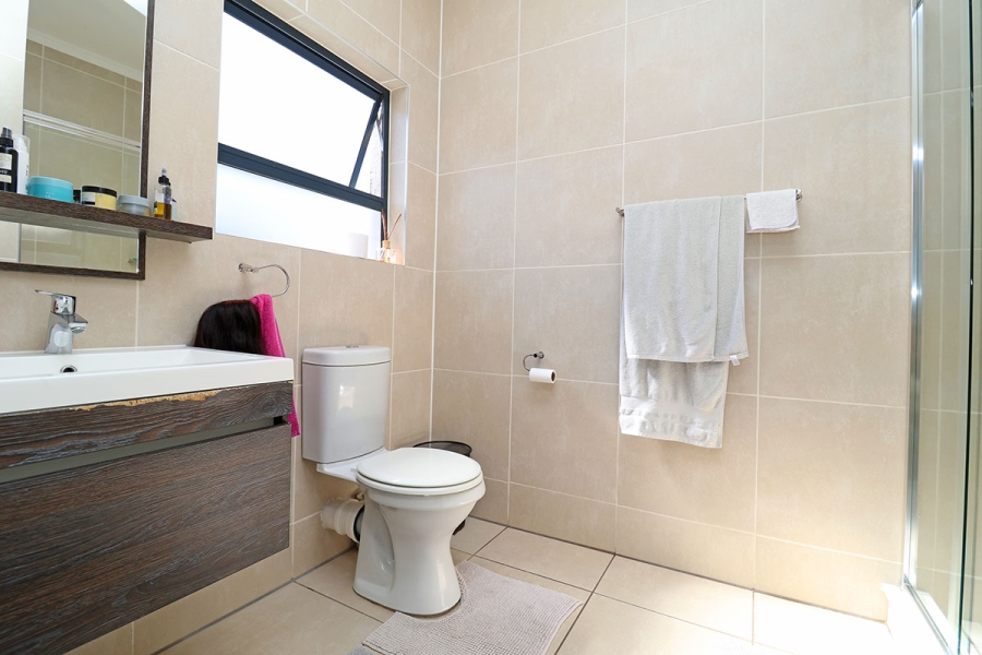 1 Bedroom Property for Sale in Modderfontein Gauteng
