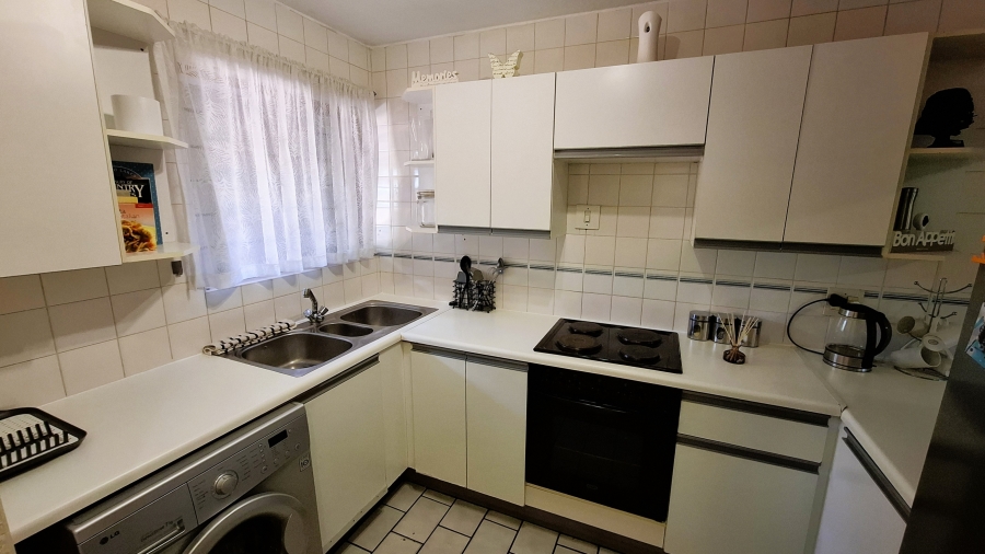 2 Bedroom Property for Sale in Sunninghill Gauteng