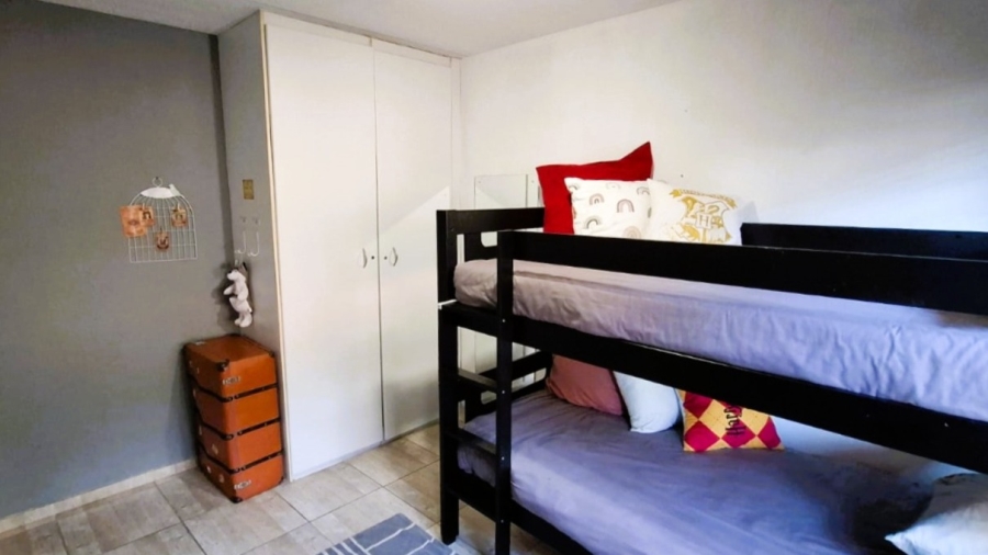 2 Bedroom Property for Sale in Sunninghill Gauteng