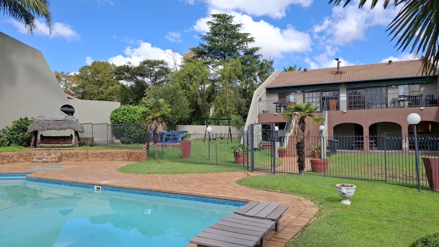2 Bedroom Property for Sale in Sunninghill Gauteng