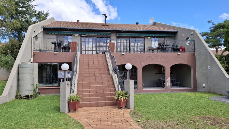 2 Bedroom Property for Sale in Sunninghill Gauteng