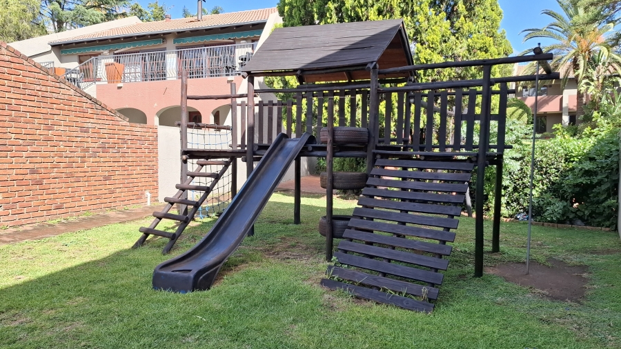 2 Bedroom Property for Sale in Sunninghill Gauteng