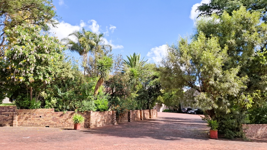 2 Bedroom Property for Sale in Sunninghill Gauteng