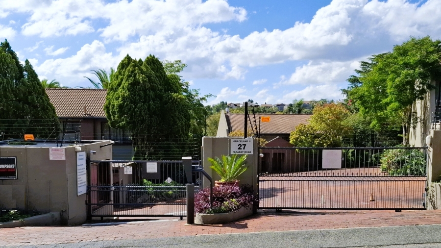 2 Bedroom Property for Sale in Sunninghill Gauteng
