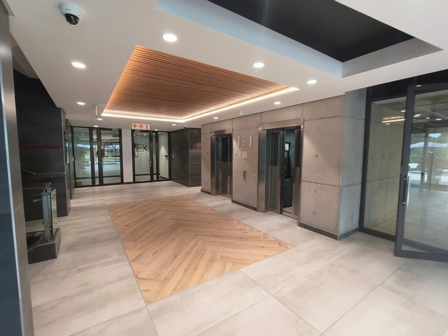 To Let Commercial Property for Rent in Die Hoewes Gauteng