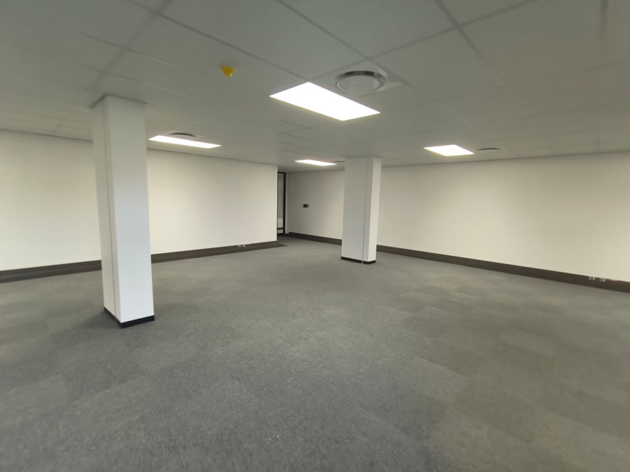 To Let Commercial Property for Rent in Die Hoewes Gauteng