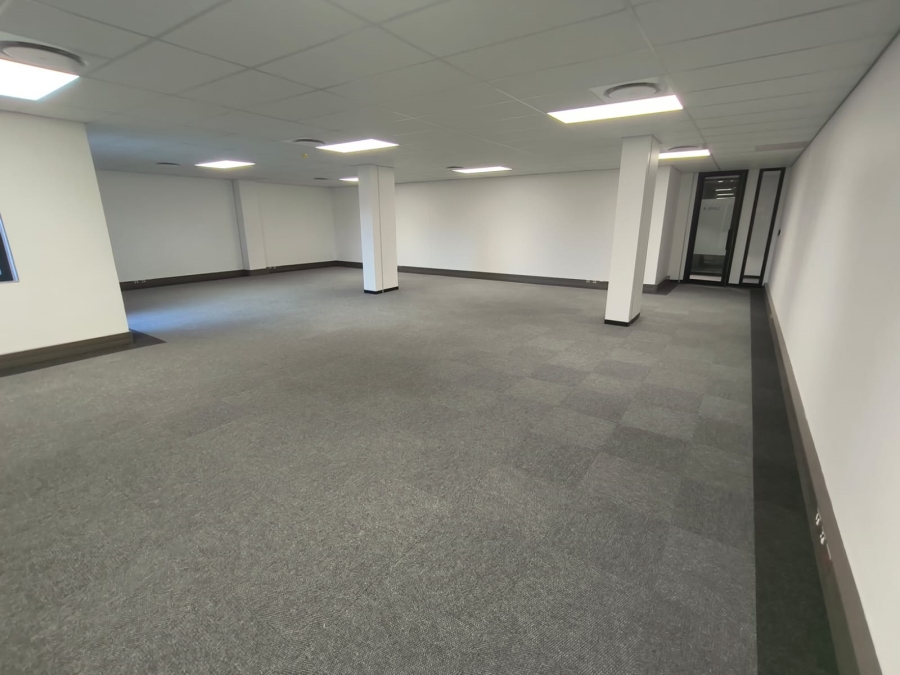 To Let Commercial Property for Rent in Die Hoewes Gauteng