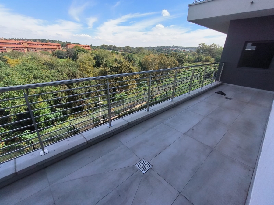To Let Commercial Property for Rent in Die Hoewes Gauteng
