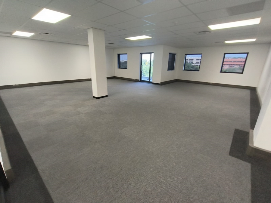 To Let Commercial Property for Rent in Die Hoewes Gauteng