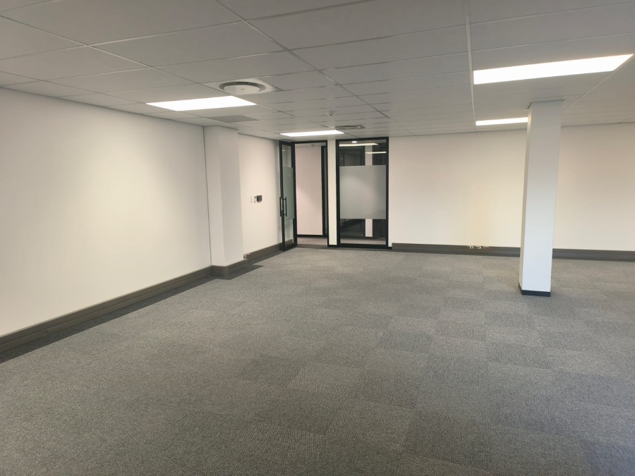 To Let Commercial Property for Rent in Die Hoewes Gauteng
