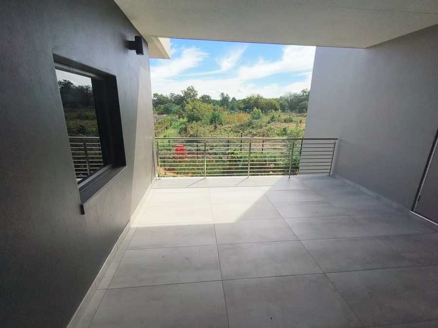 To Let Commercial Property for Rent in Die Hoewes Gauteng