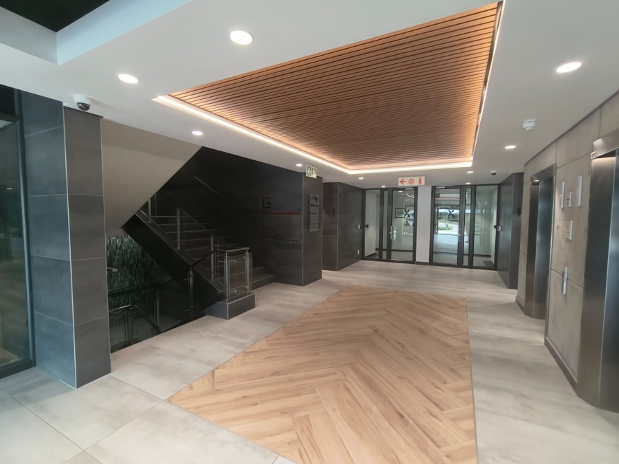 To Let Commercial Property for Rent in Die Hoewes Gauteng