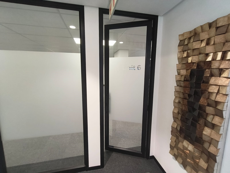 To Let Commercial Property for Rent in Die Hoewes Gauteng