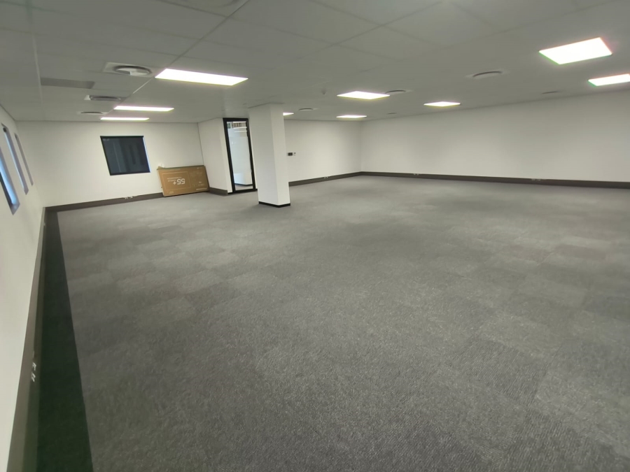 To Let Commercial Property for Rent in Die Hoewes Gauteng