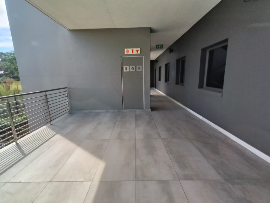 To Let Commercial Property for Rent in Die Hoewes Gauteng