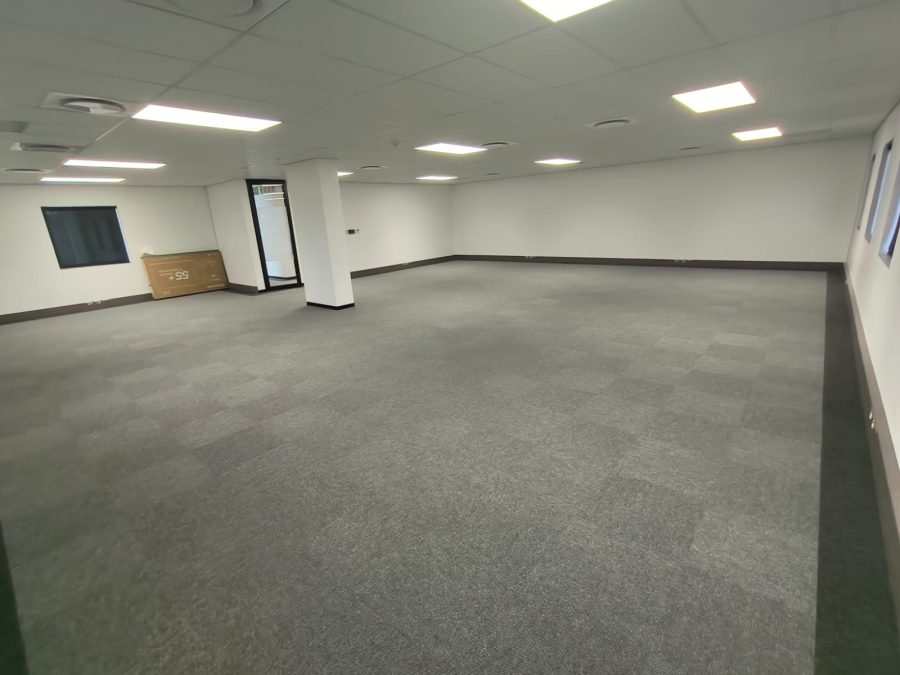 To Let Commercial Property for Rent in Die Hoewes Gauteng