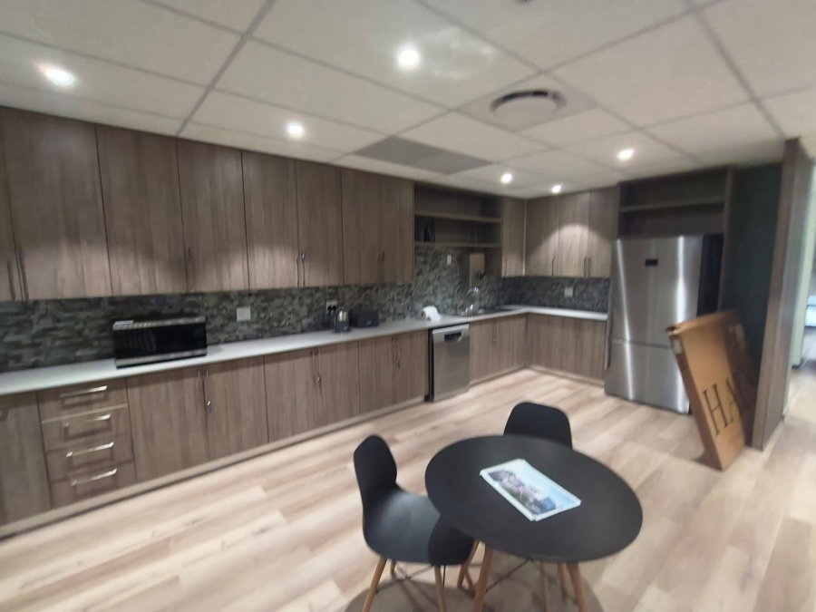 To Let Commercial Property for Rent in Die Hoewes Gauteng