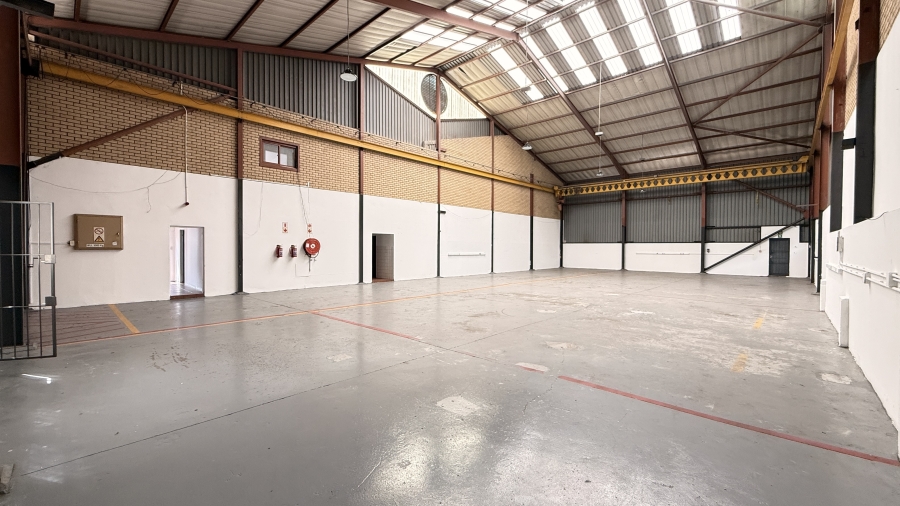 To Let Commercial Property for Rent in Rooihuiskraal Gauteng
