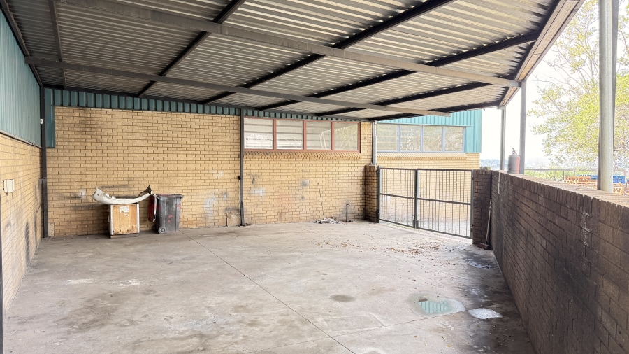 To Let Commercial Property for Rent in Rooihuiskraal Gauteng