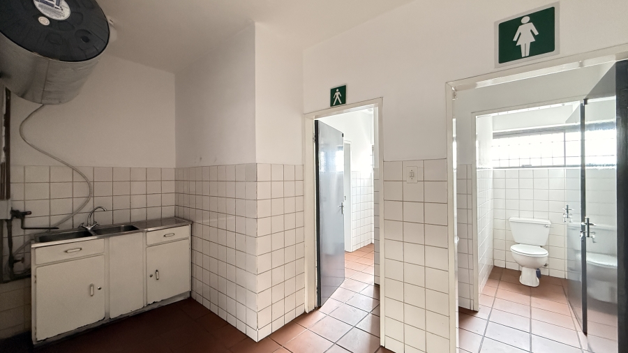 To Let Commercial Property for Rent in Rooihuiskraal Gauteng