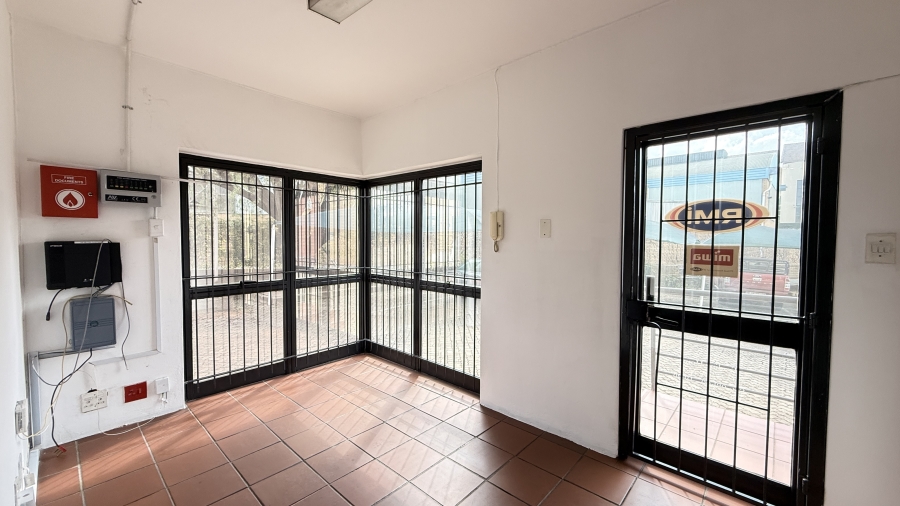 To Let Commercial Property for Rent in Rooihuiskraal Gauteng