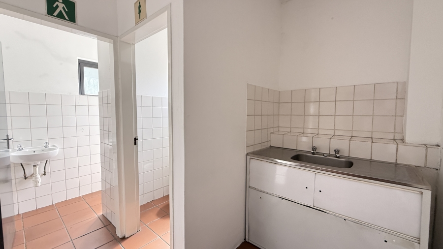 To Let Commercial Property for Rent in Rooihuiskraal Gauteng