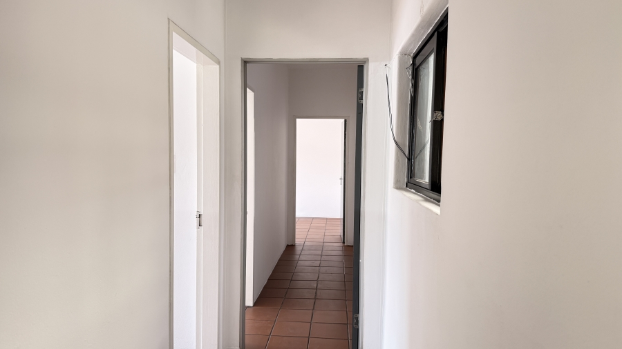 To Let Commercial Property for Rent in Rooihuiskraal Gauteng