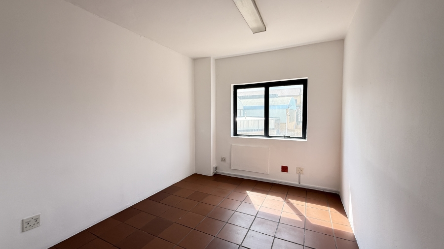 To Let Commercial Property for Rent in Rooihuiskraal Gauteng