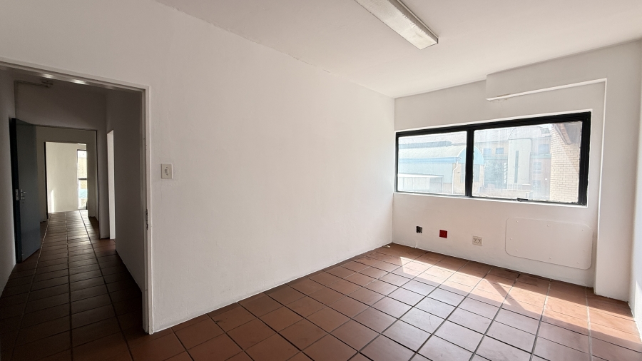 To Let Commercial Property for Rent in Rooihuiskraal Gauteng