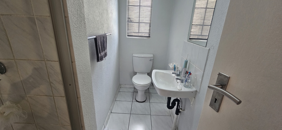 2 Bedroom Property for Sale in Eden Glen Gauteng