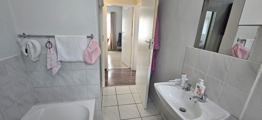 2 Bedroom Property for Sale in Eden Glen Gauteng
