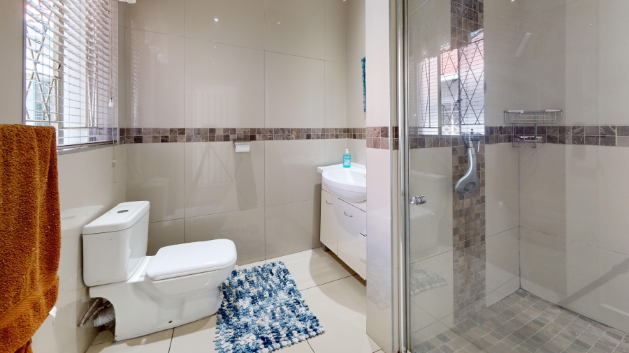 5 Bedroom Property for Sale in Denlee Gauteng