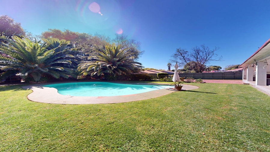 5 Bedroom Property for Sale in Denlee Gauteng
