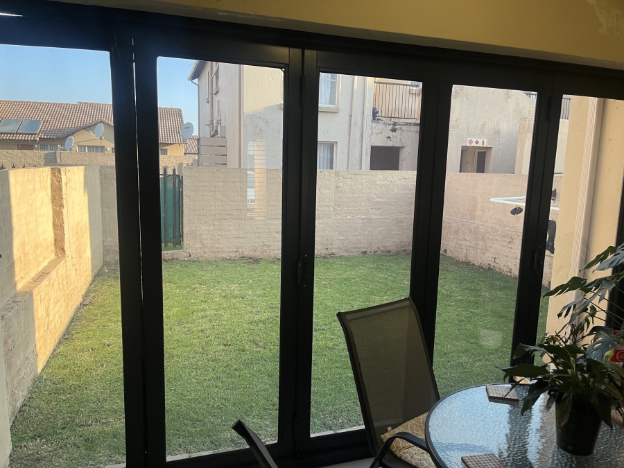2 Bedroom Property for Sale in Albertsdal Gauteng