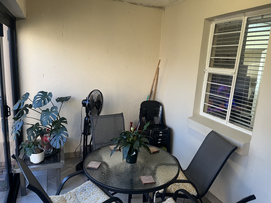 2 Bedroom Property for Sale in Albertsdal Gauteng