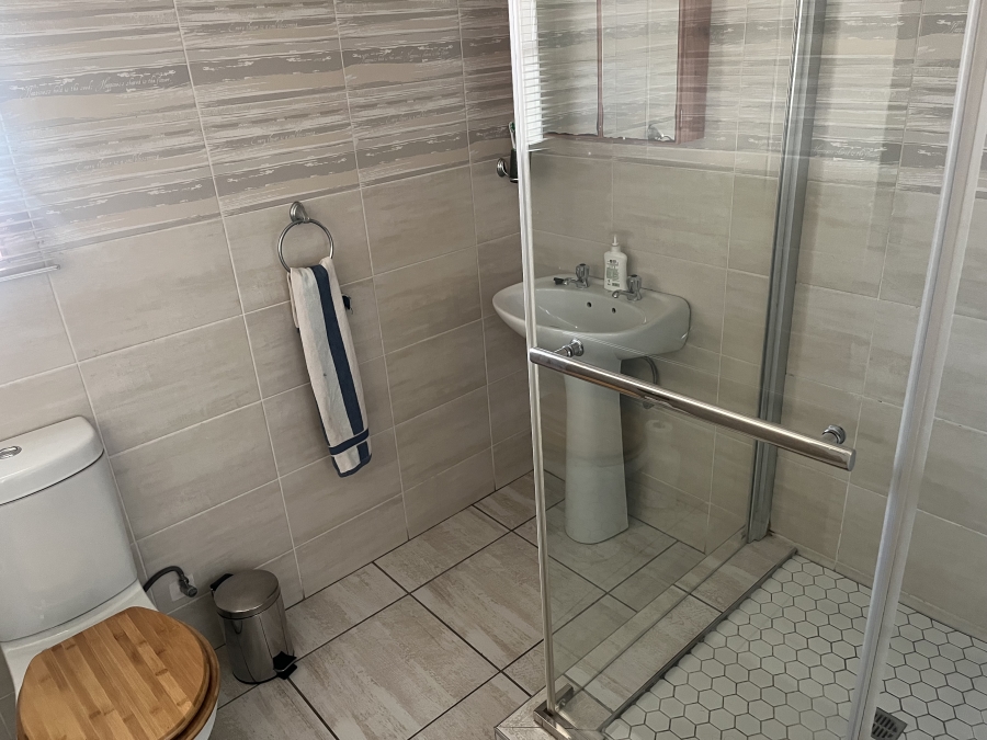 2 Bedroom Property for Sale in Albertsdal Gauteng