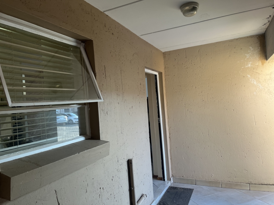 2 Bedroom Property for Sale in Albertsdal Gauteng