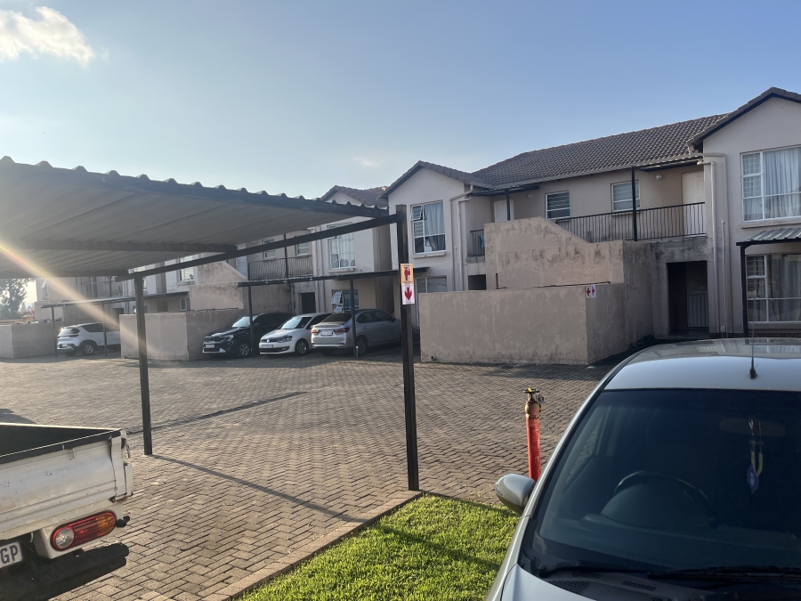 2 Bedroom Property for Sale in Albertsdal Gauteng