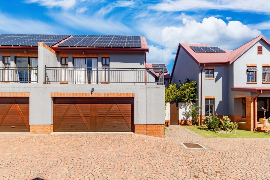 4 Bedroom Property for Sale in Heritage Hill Gauteng