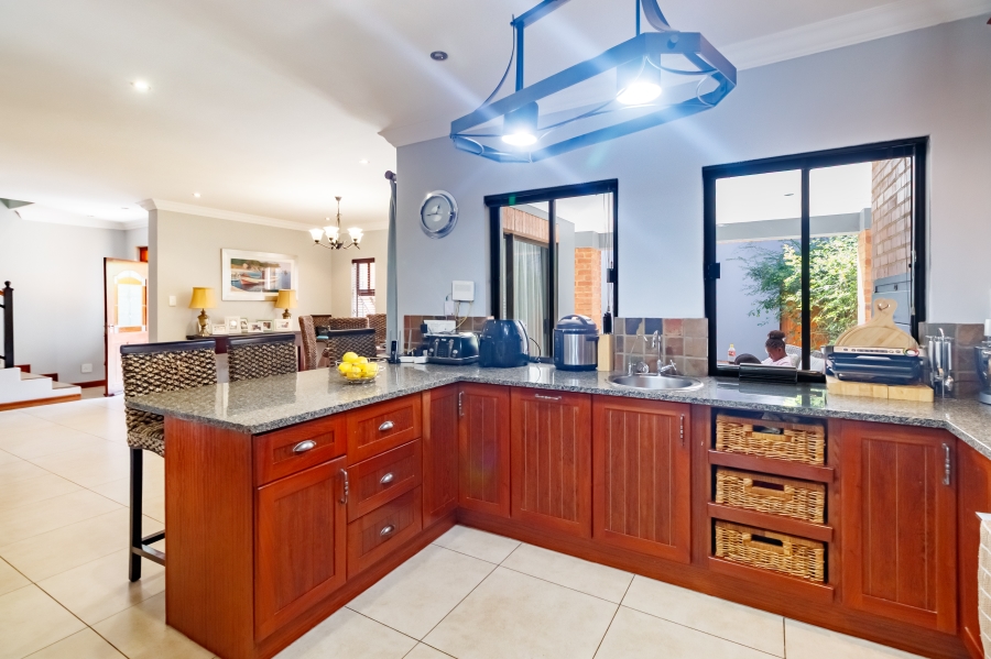 4 Bedroom Property for Sale in Heritage Hill Gauteng