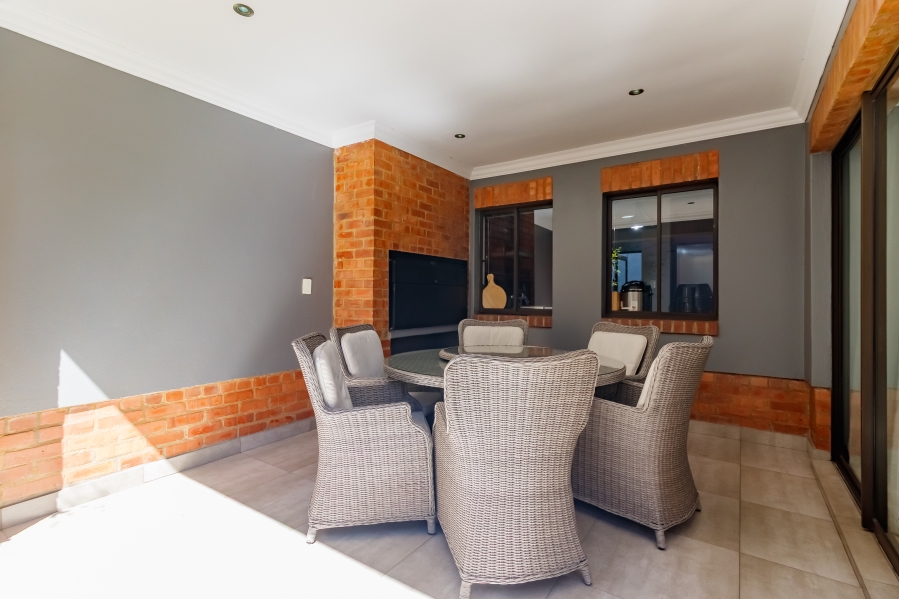 4 Bedroom Property for Sale in Heritage Hill Gauteng