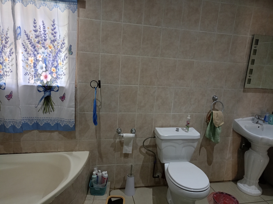3 Bedroom Property for Sale in Three Rivers East Gauteng