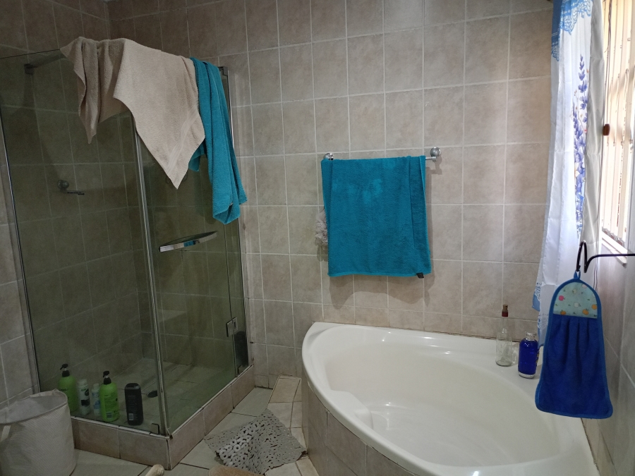 3 Bedroom Property for Sale in Three Rivers East Gauteng