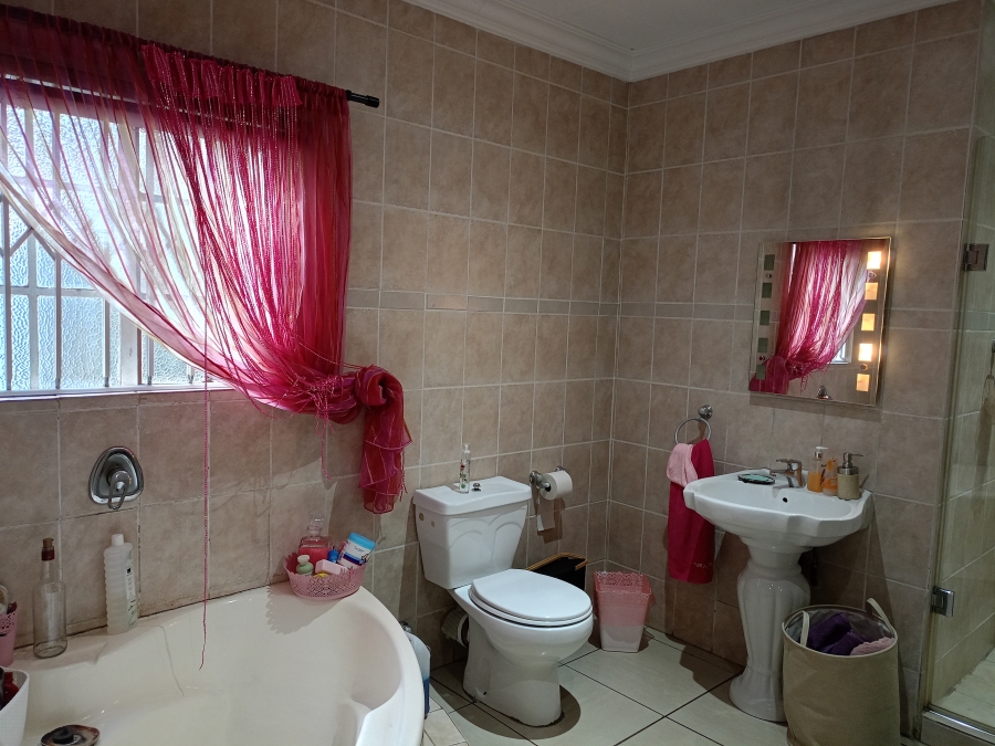 3 Bedroom Property for Sale in Three Rivers East Gauteng