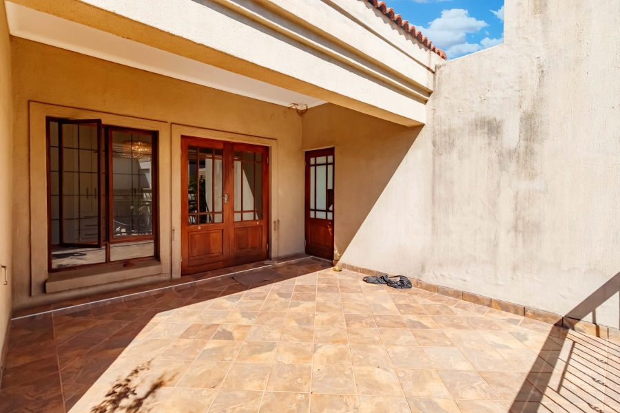 5 Bedroom Property for Sale in Midstream Estate Gauteng