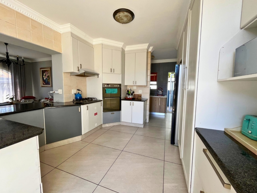 4 Bedroom Property for Sale in Bedfordview Gauteng