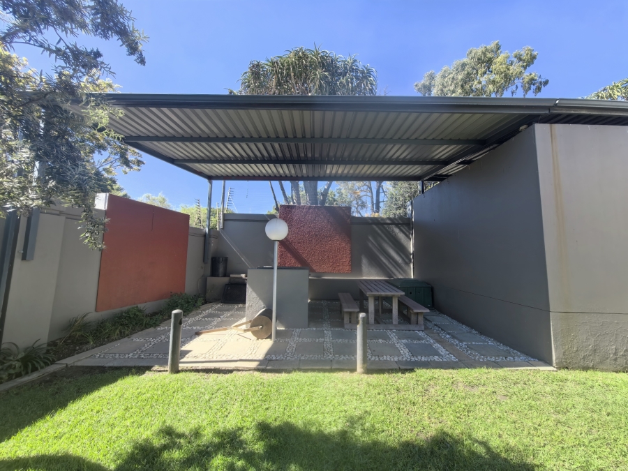 2 Bedroom Property for Sale in Sunninghill Gauteng