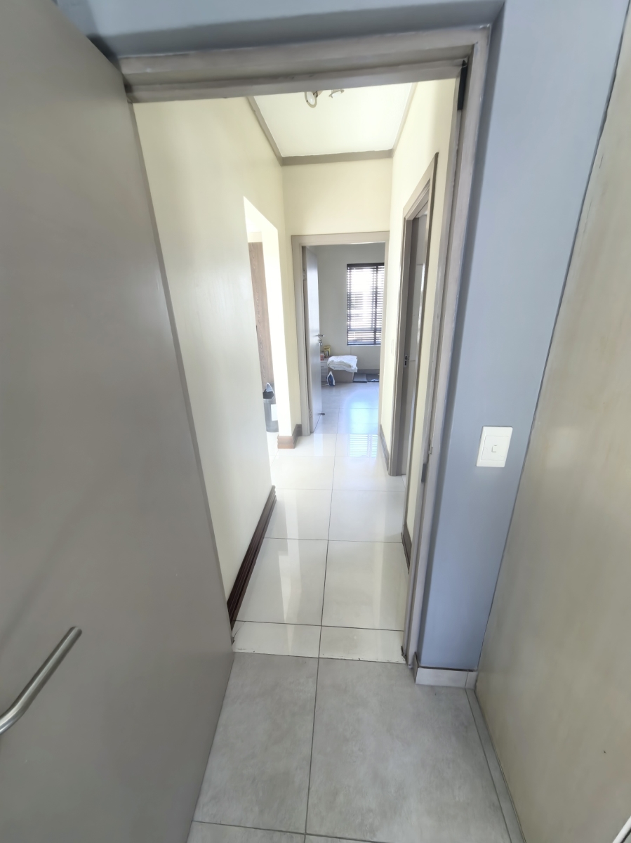 2 Bedroom Property for Sale in Sunninghill Gauteng